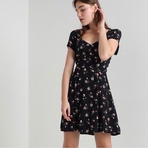 NWOT. Original Abercrombie & Fitch floral dress in size medium.